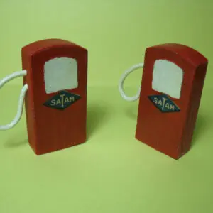 2 POMPES A ESSENCE SATAN POUR GARAGE STATION BABYJOU VROOM 1/43