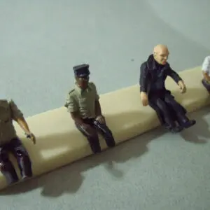 4 FIGURINES 1/43 CONDUCTEURS POLICIERS DETECTIVES SET 27 VROOM KIT