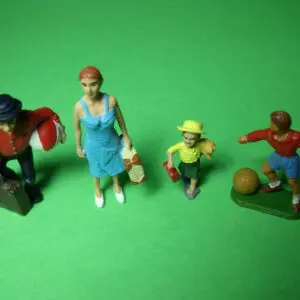 4 FIGURINES 1/43 SET 189 LA FAMILLE VROOM A PEINDRE FOR MINICHAMPS NOREV