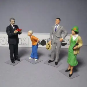 4 FIGURINES 1/43 SET 334 FERDINAND PORSCHE ET SA 356 VROOM UNPAINTED