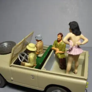 4 FIGURINES 1/43 SET 353 LA BELLE ROBE VROOM UNPAINTED NO MINICHAMPS