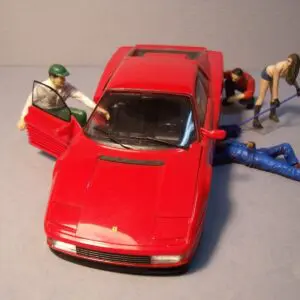 4 FIGURINES 1/43 SET 385 LA FERRARI EN PANNE VROOM NON PEINT FOR NOREV