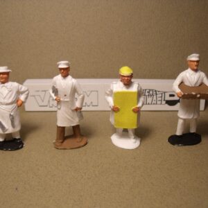 4 FIGURINES 1/43 SET 417 ASSORTIMENT 3 SPOT ON VINTAGE VROOM NO CORGI