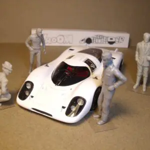 4 FIGURINES 1/43 SET 423 LA PORSCHE 917 DE PIECH VROOM FOR SPARK 1/43