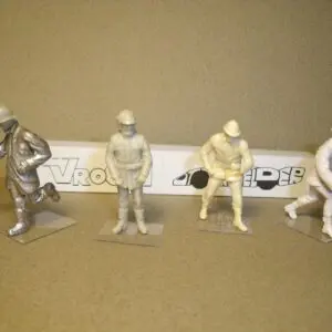 4 FIGURINES 1/43 SET 438 POMPIERS SOLDATS DU FEU VROOM ELIGOR NOREV