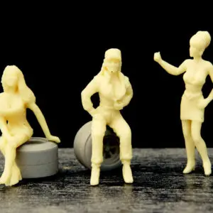 4 FIGURINES 1/43 SET 44 POSING GIRLS FORMULE 1 VROOM FOR SPARK SCHUCO