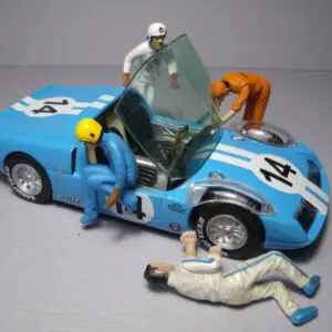 4 FIGURINES 1/43 SET 55 PIT STOP DRIVERS VROOM UNPAINTED NO SPARK