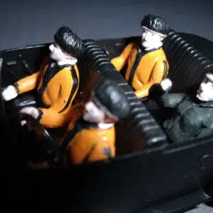 4 FIGURINES 1/43 SET 8 DRIVERS POLICE SUISSE VROOM UNPAINTED FIGURES