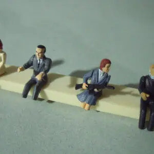 4 FIGURINES 1/43 SET 9 CONDUCTEURS CAR DRIVERS VROOM UNPAINTED FIGURES