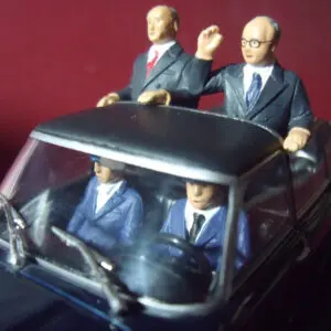 4 FIGURINES SET 90 VISITE DU PRESIDENT VROOM A PEINDRE 1/43 UNPAINTED