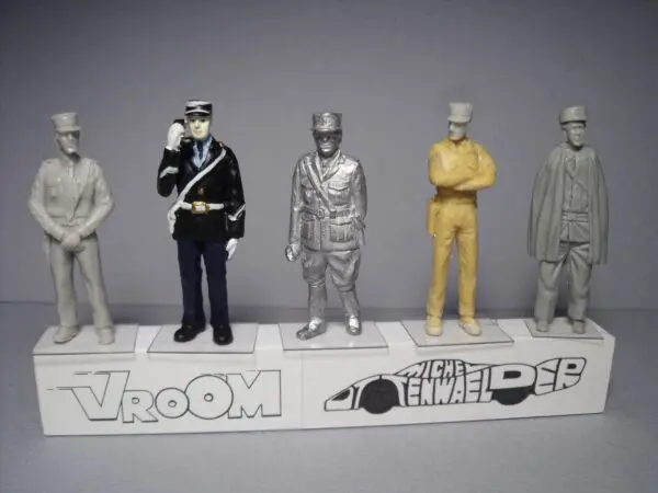 5 FIGURINES 1/43 SET 330 GENDARMERIE NATIONALE VROOM UNPAINTED