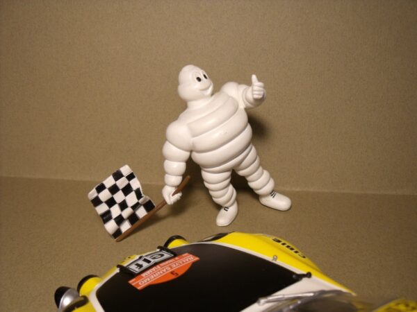 FIGURINE 1/18 BIBENDUM MICHELIN DRAPEAU START VROOM PEINT FOR SOLIDO