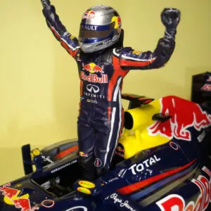 FIGURINE 1/18 F1 DRIVER 15 VETTEL VROOM NOT PEINT FOR MATTEL MINICHAMPS