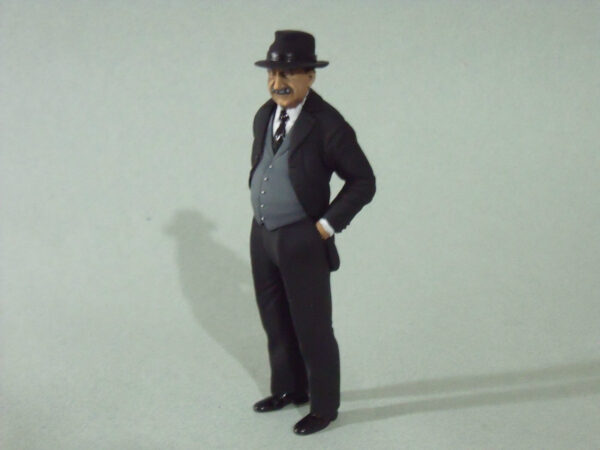 FIGURINE 1/18 FERDINAND PORSCHE VROOM PEINT FOR AUTOART SCHUCO NOREV CMR