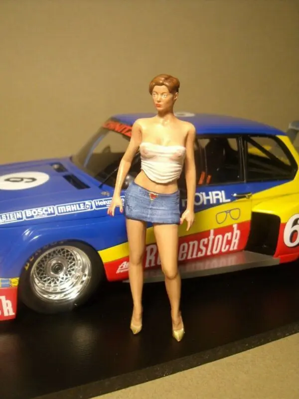 FIGURINE 1/18 GIRL LAURA VROOM NOT PEINT FOR NOREV MINICHAMPS SPARK TSM