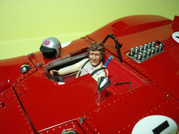 FIGURINE 1/18 MARIO ANDRETTI DRIVING VROOM PEINT FERRARI CMC GP REPLICAS