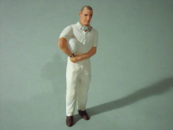 FIGURINE 1/20 STIRLING MOSS VROOM A PEINDRE NO MINICHAMPS TAMIYA KYOSHO