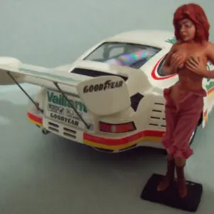 FIGURINE 1/24 GIRL 1 VROOM NOT PEINT FOR TAMIYA LE MANS MINIATURES REVELL