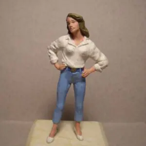 FIGURINE 1/24 GIRL 5 VROOM NOT PEINT FOR LE MANS AMT IXO WHITEBOX NOREV