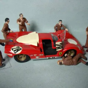 FIGURINES 1/43 SET 100 MECANOS FERRARI LE MANS 70 VROOM NOT PEINT SPARK