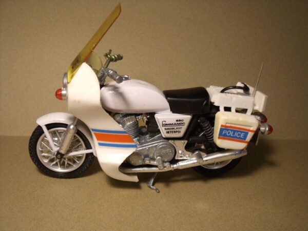 MOTO POLISTIL 1/15 NORTON COMMANDO 850 POLICE NO ALTAYA MINICHAMPS NEWRAY