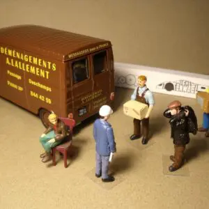 5 FIGURINES 1/43 SET 447 L'ENTREPRISE DE DEMENAGEMENTS VROOM NOT PEINT